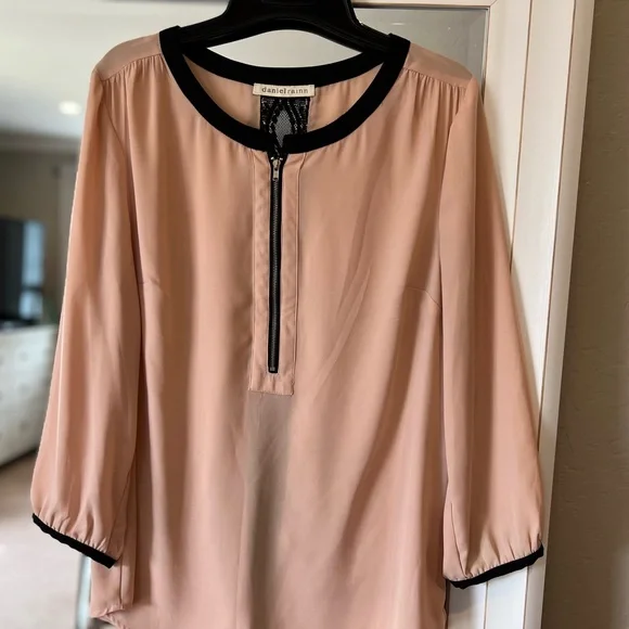 Daniel Rainn Zipper Front & Lace Back Blush Pink Top - Picture 10 of 12